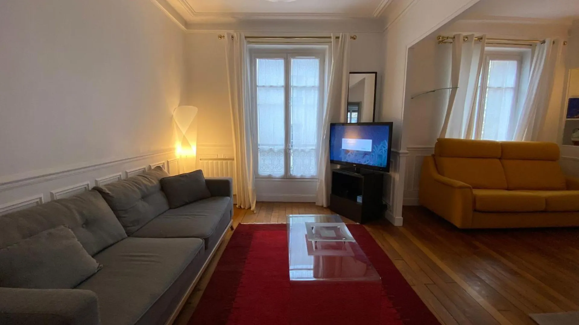 Motte Picquet Theatre Paris Apartment France